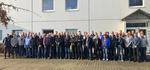 Third Ombran Conference: Photo shows the partici-pants gathered in front of MC’s training centre in Bottrop.