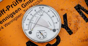 The climatic conditions were very demanding, with air temperatures below 8 °C and high humidity in the air and in the building components.