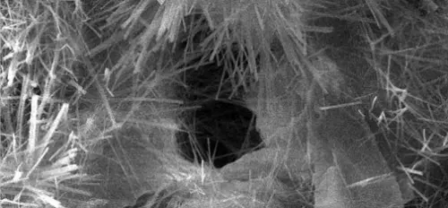 The new Centrament Proof C line of concrete admixtures from MC-Bauchemie is used for the crystalline waterproofing of concrete. Centrament Proof CL 1 and Centrament Proof CP 10 serve to generate crystallisation, thus reducing the porosity of the concrete to produce a permanent waterproofing seal, invar-iably extending the structure’s service life. 
