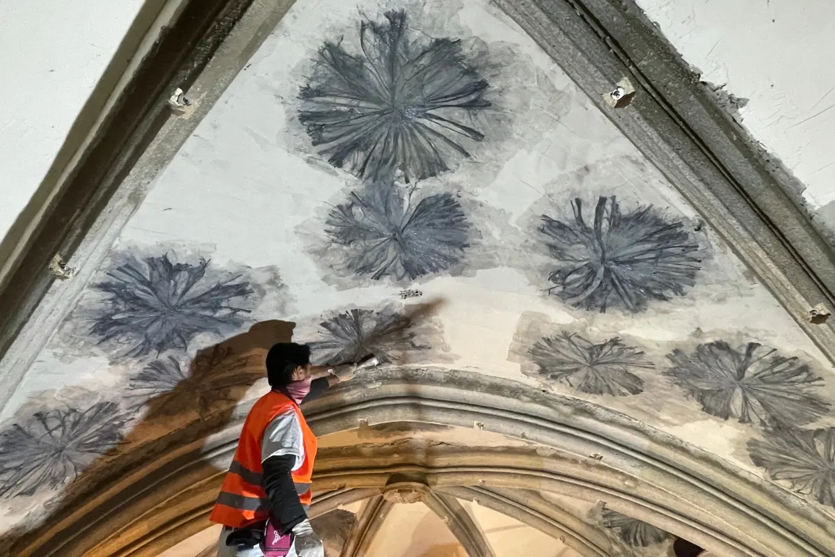 MC-Carbo Rope was used to support the cracked ceiling.