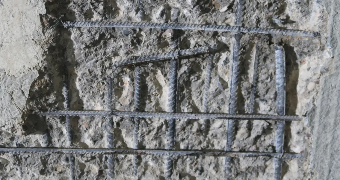 Nafufill KMH corrosion protection for reinforcing steel was used for the subsequent concrete repair.